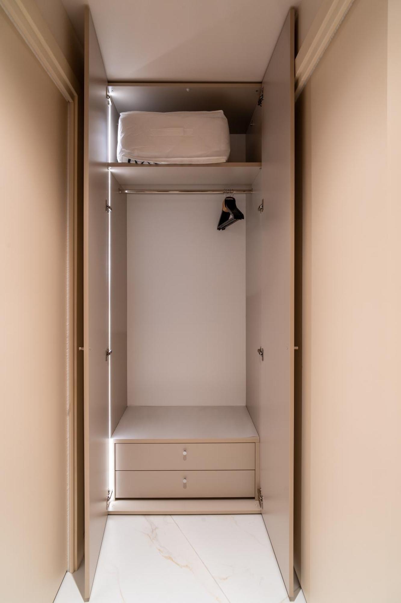 Lilyum Apartment Cagliari Bagian luar foto