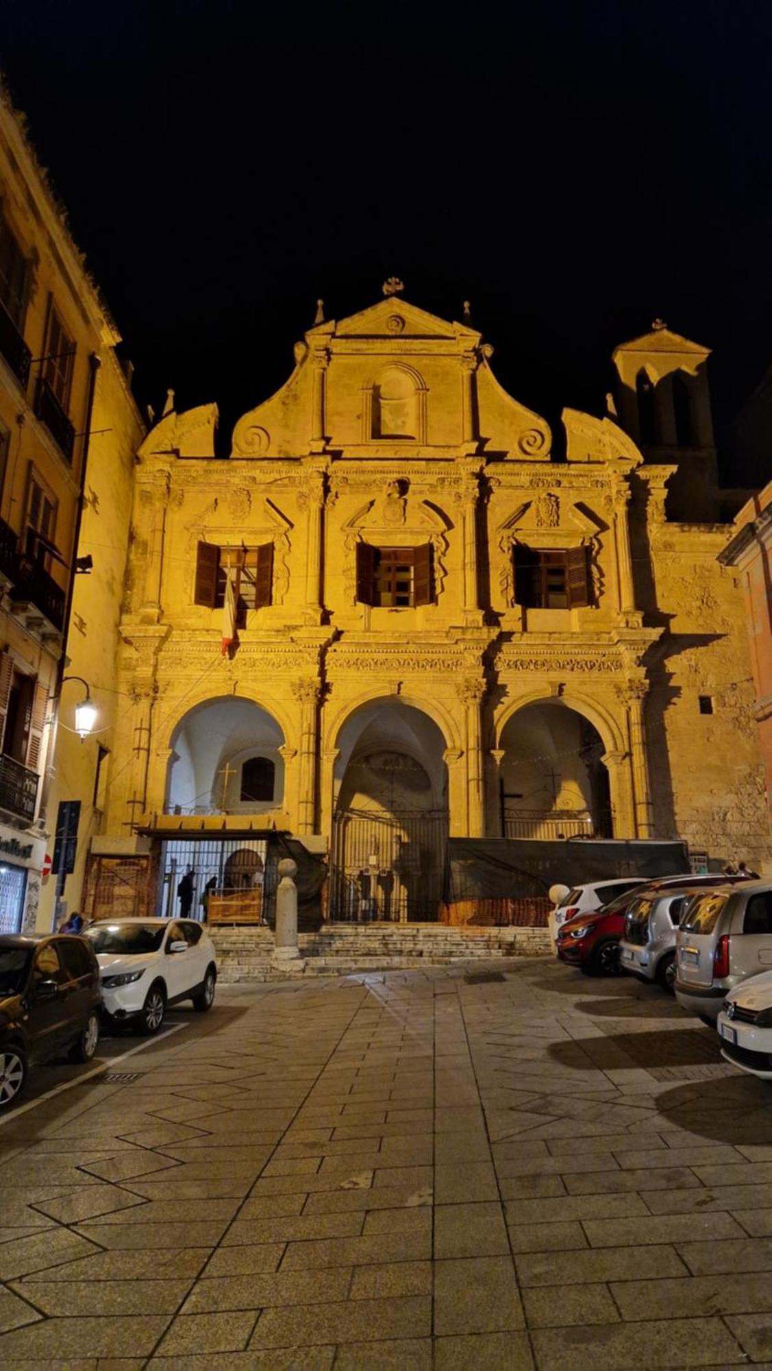 Lilyum Apartment Cagliari Bagian luar foto