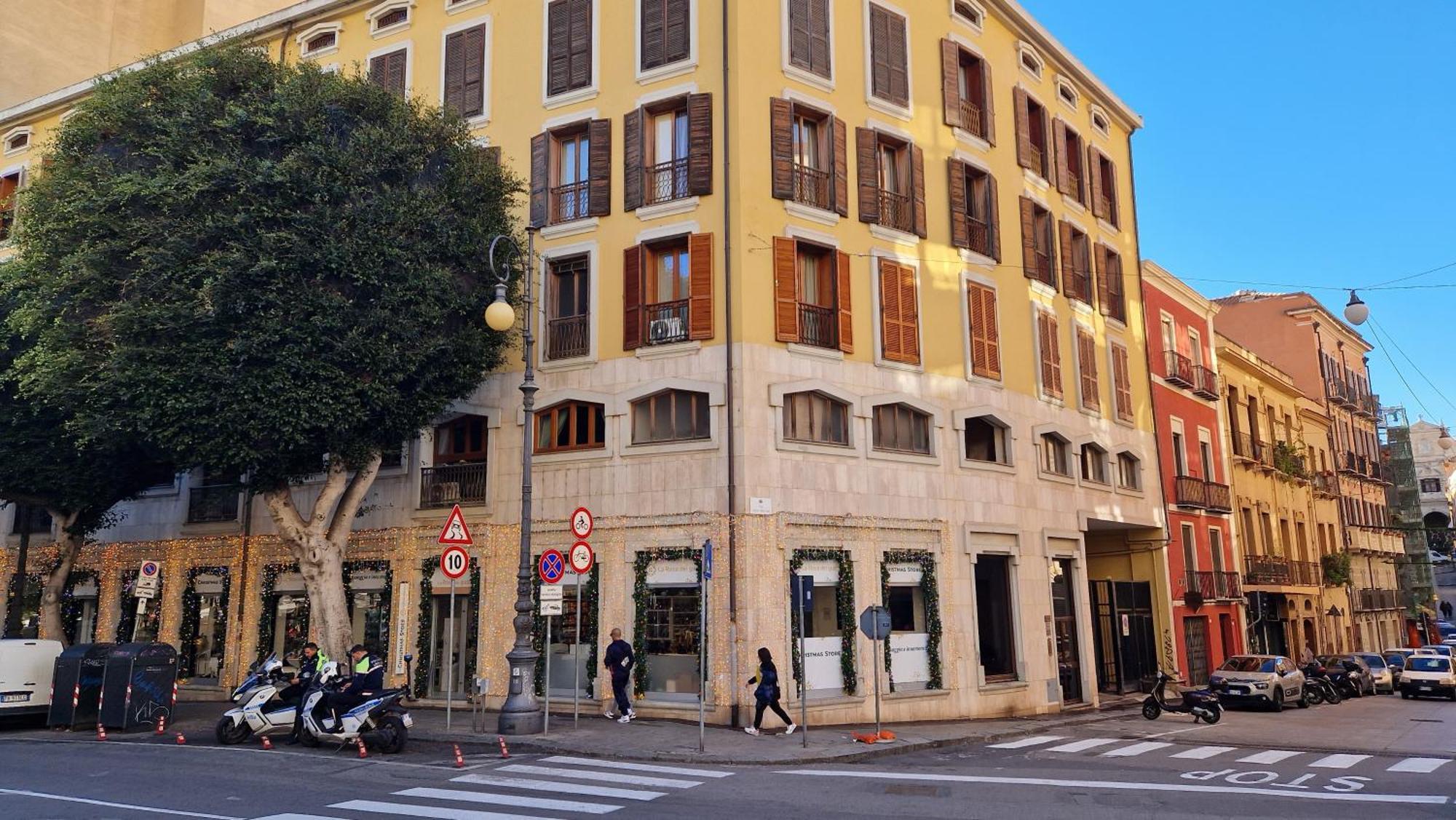 Lilyum Apartment Cagliari Bagian luar foto