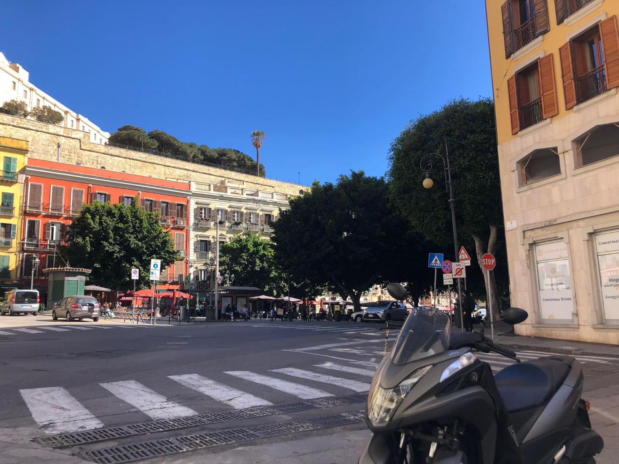 Lilyum Apartment Cagliari Bagian luar foto